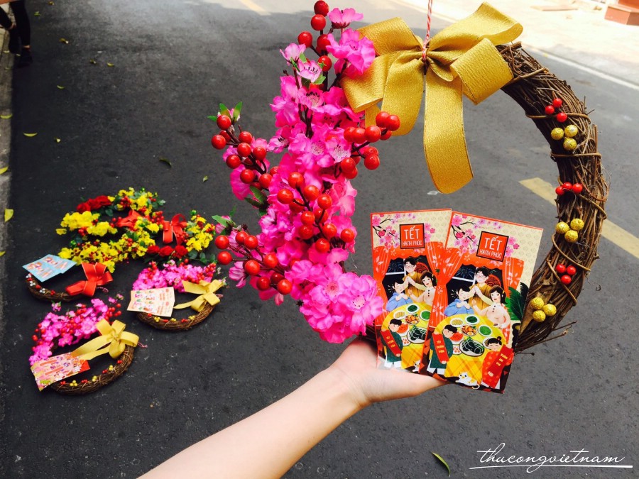 Vòng treo Tết hoa đào